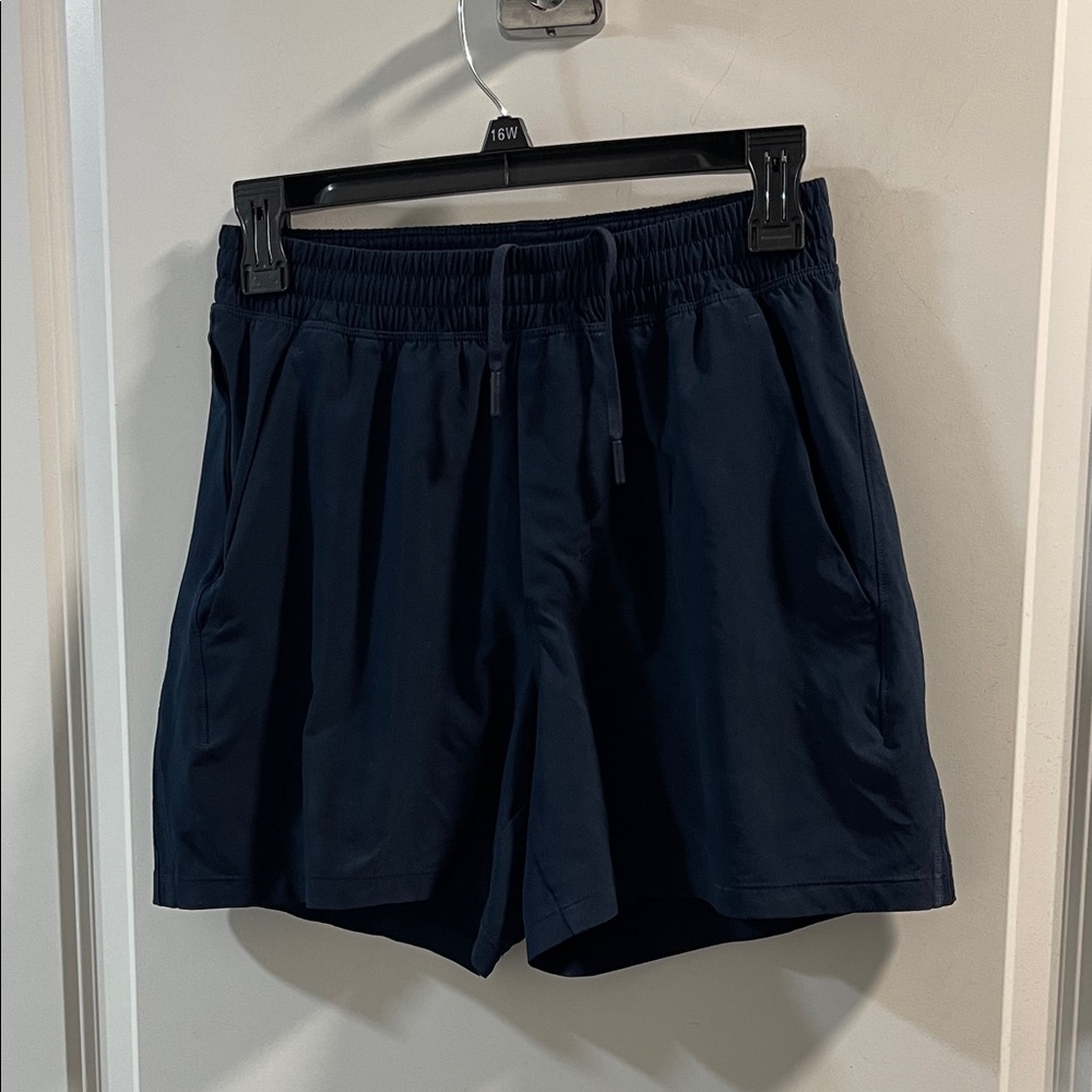 Lululemon Pace Breaker Men's Navy Shorts Size XS Have One Small Damage